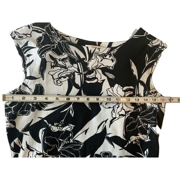 Talbots Black & White Floral Asymmetric Sleeveless Blouse Size Small - Picture 10 of 11